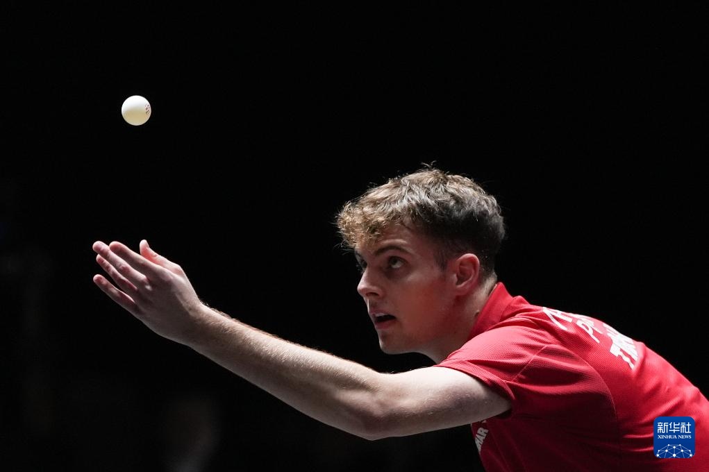 两位来自荷 两位来自荷